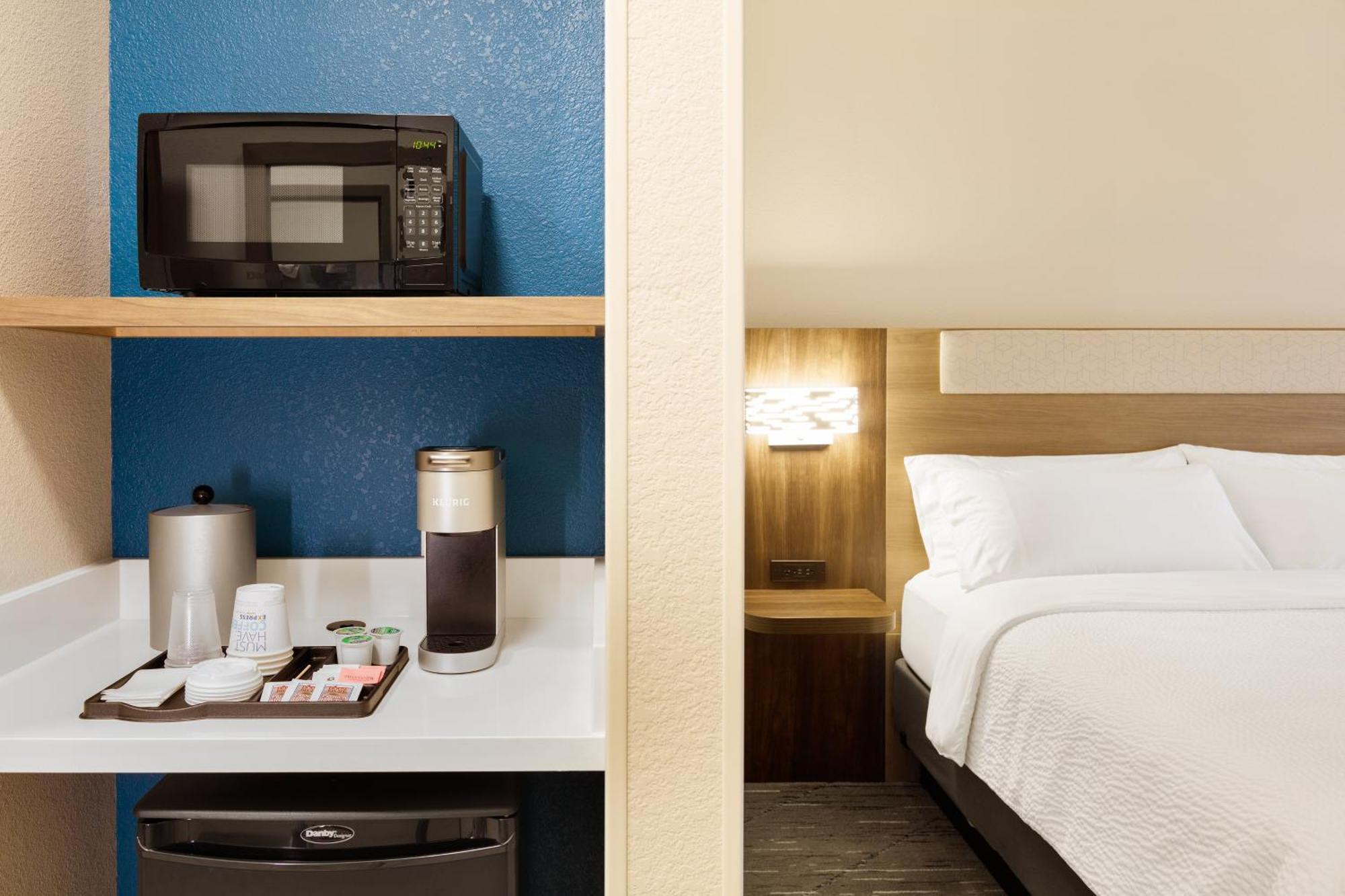 Holiday Inn Express & Suites Linden By Ihg Exterior foto